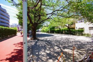 ライオンズガーデン幡ヶ谷　隣地公園 (2)